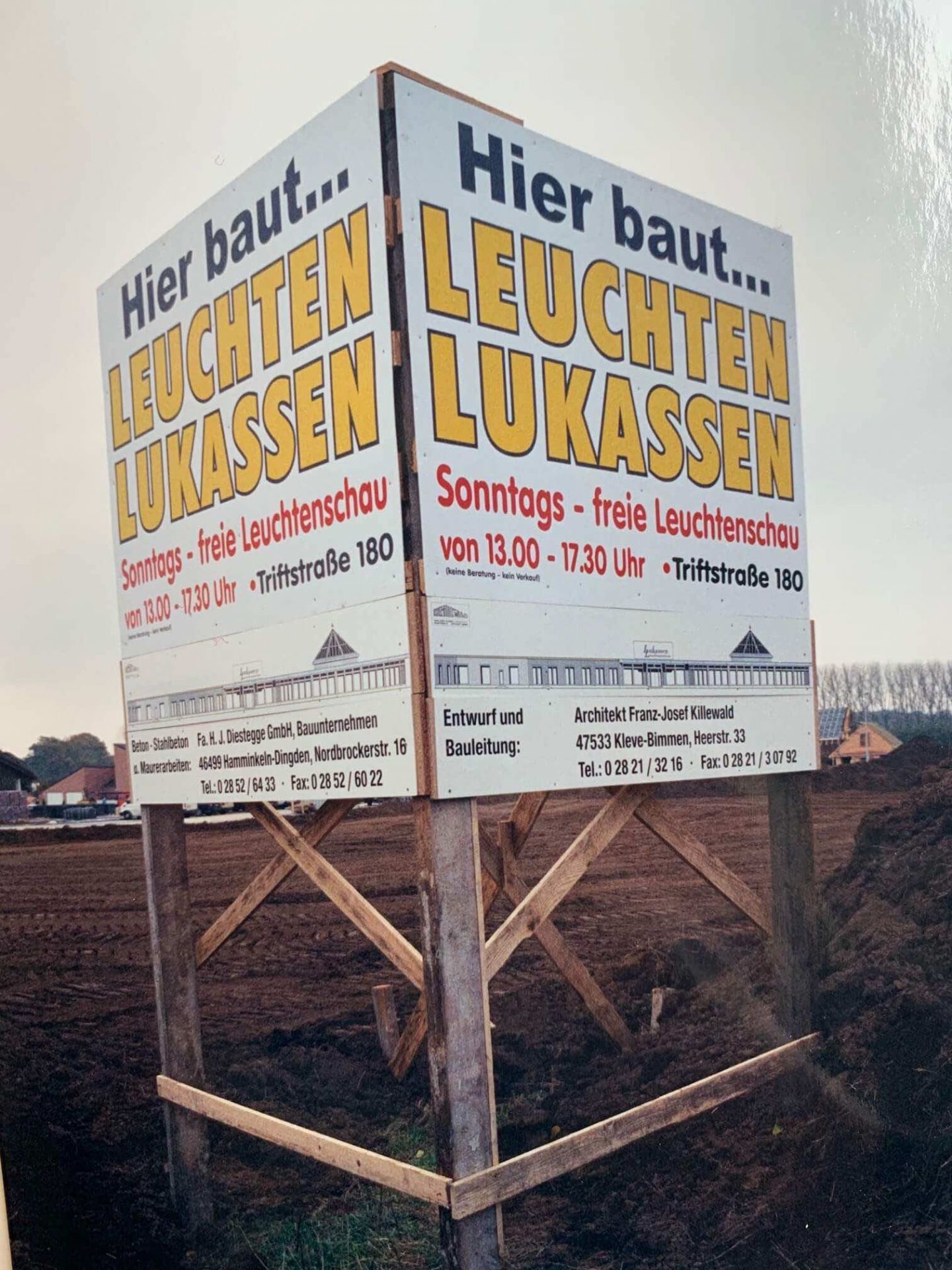 Hier baut...Leuchten Lukassen!