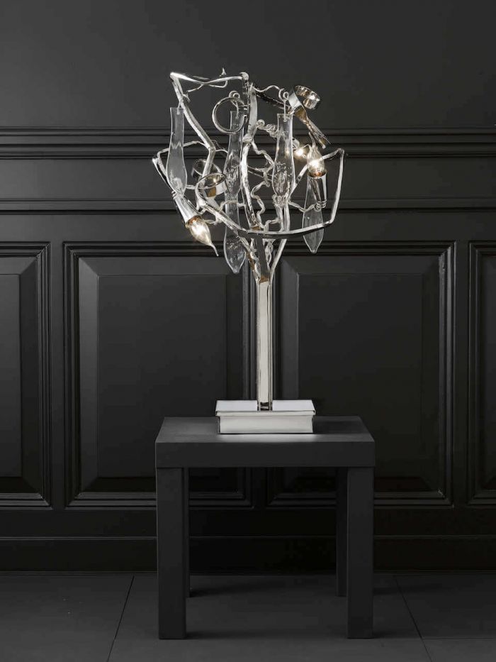 Brand van Egmond | Delphinium | Tischleuchte auf Beistelltisch | Leuchten Lukassen Lichtdesign